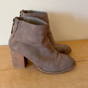 urban outfitters booties